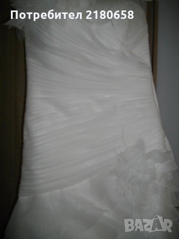 Сватбена рокля и Воал-оригинални от колекцията на Demetrios, снимка 12 - Сватбени рокли - 29671623