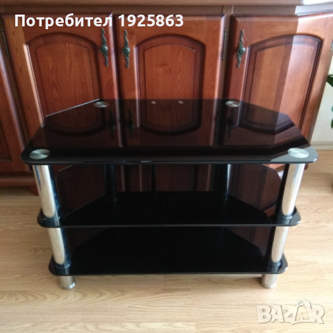 ТВ/Аудио маса от закалено стъкло (80 х 53 х 45 см)