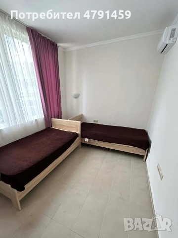 Продавам две единични легла 90х200