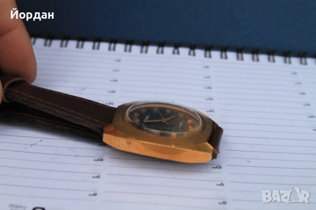 Рядък модел СССР часовник ''Заря'' 40 мм , снимка 3 - Антикварни и старинни предмети - 40350329