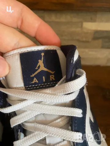 Nike Air Jordan 1 Mid, снимка 2 - Маратонки - 49970200