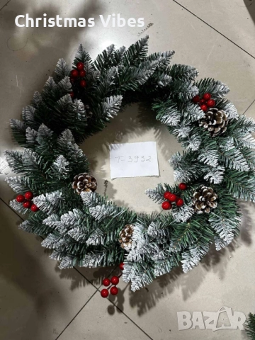 Голям коледен венец, декориран с изкуствени елхови шишарки, 50см., снимка 4 - Декорация за дома - 52093119