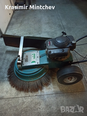 Професионална бензинова метачна машина Honda – отлична за складове и големи площи, снимка 2 - Индустриална техника - 52536549