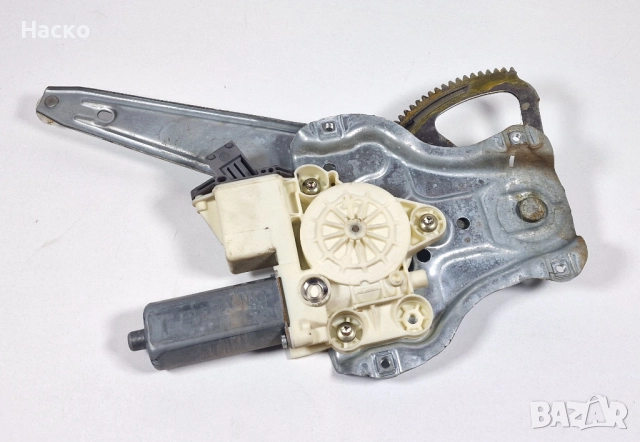 Заден Десен Стъклоповдигач Стъклоподемник Toyota Avensis T25 Тойота Авенсис 69830-05100 999060-102