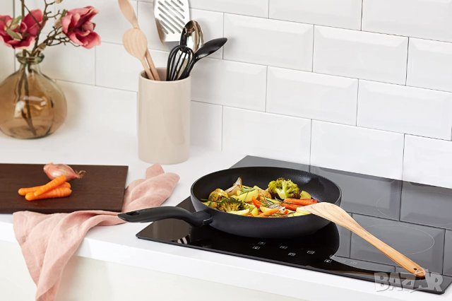 Тиган Tefal Hard Titanium Plus, 28 см, индукция, алуминий, черен, снимка 9 - Съдове за готвене - 39959556