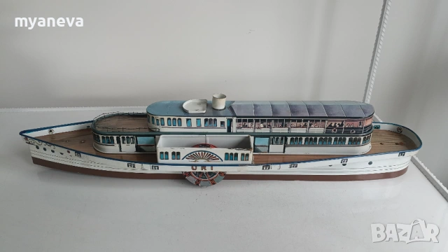 Ламаринена, vintage играчка, представляваща модел на швейцарския параход с гребни колела "Uri" , снимка 2 - Коли, камиони, мотори, писти - 54166086