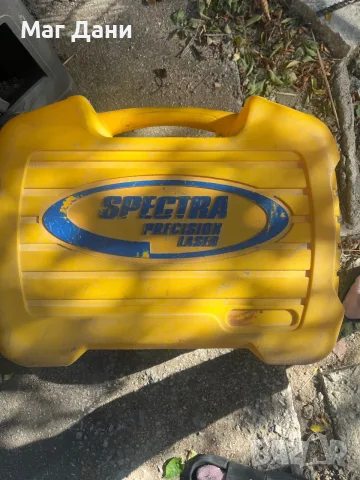 Лазерен нивелир Spectra Precision LL500 + HL450 приемник + 2 статива + куфар