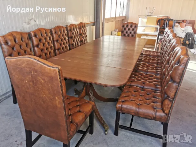 Оригинален луксозен комплект 12 Chesterfield стола с маса от махагон