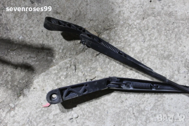 Рамо предни чистачки ляво дясно Фолксваген Голф 3 комби 1.9 tdi 90hp VW Golf 3  1H1955409B  410A, снимка 6 - Части - 50854917