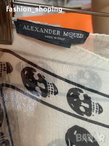 Копринен шал Alexander McQueen, снимка 7 - Шалове - 37418482