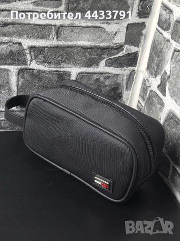Tommy Hilfiger чанта тип несесер , снимка 2 - Чанти - 52826192