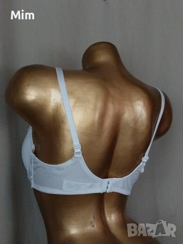 Triumph 80 B Бял сутиен с дантела , снимка 5 - Бельо - 52438079