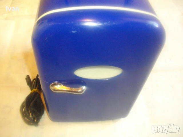 Немски мини хладилник функции изстудяване/затопляне работи на 12V и на 220V Почти нов отличен, снимка 3 - Хладилници - 51310616