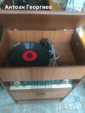 Радио грамофон, шкафче, работещ от 70 те год., снимка 1 - Антикварни и старинни предмети - 40681504
