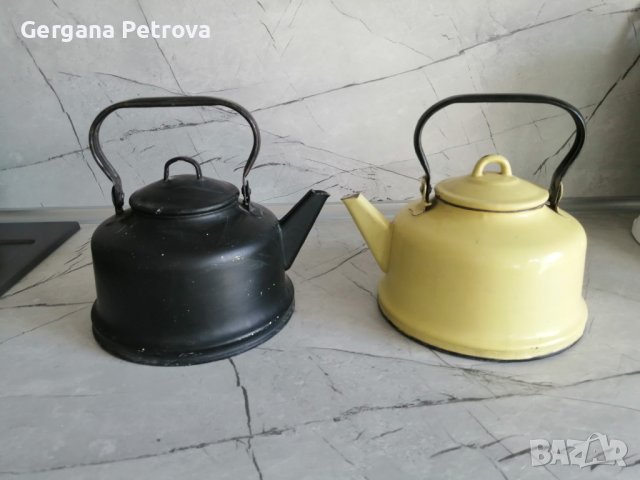 2 броя големи руски чайници