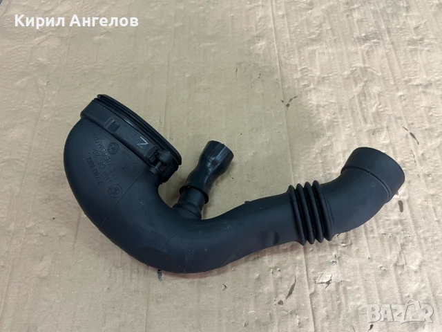 Тръбата към турбото за BMW E60 520D / X3 E83 2.0D (163 к.с.)