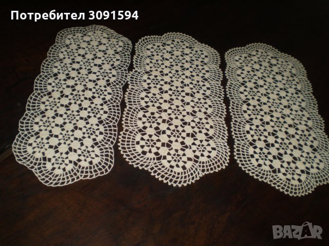 Три стари плетени на една кука салфетки цвят екрю, снимка 2 - Други ценни предмети - 34150805