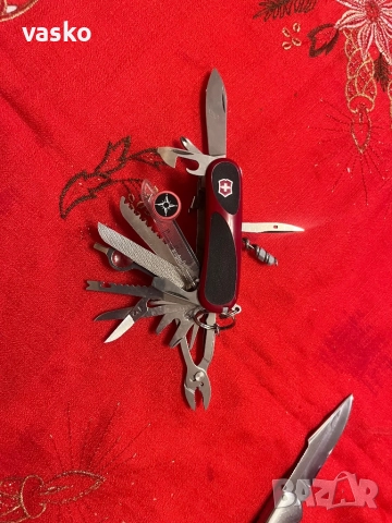 Victorinox-мн.иструменти,компас,г.ключ