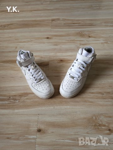 Оригинални кецове Nike Air Force 1 Mid, снимка 3 - Кецове - 42591938