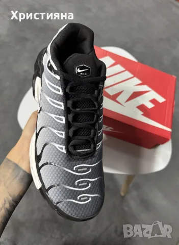 Nike Air Max Plus Black & Metallic Silver, снимка 2 - Маратонки - 56443169