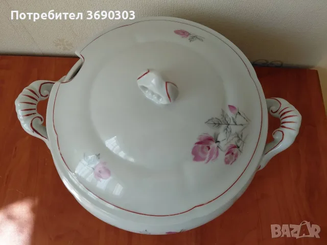 Голям порцеланов супник, български на Изида с Рози, отлично състояние Цена 15 евро, снимка 3 - Сервизи - 56159162