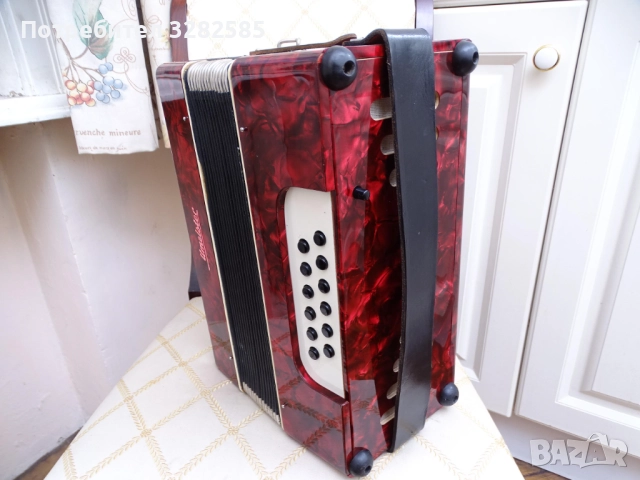 Акордеон Велтмайстер 12 баса, снимка 13 - Акордеони - 52454178