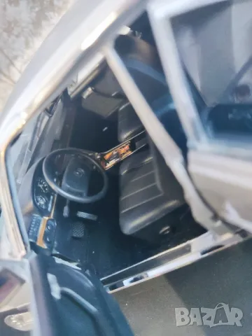 Mercedes 450 sel 1/18 Revell, снимка 4 - Колекции - 47467564