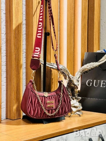 чанти Miu Miu , снимка 2 - Чанти - 50675393