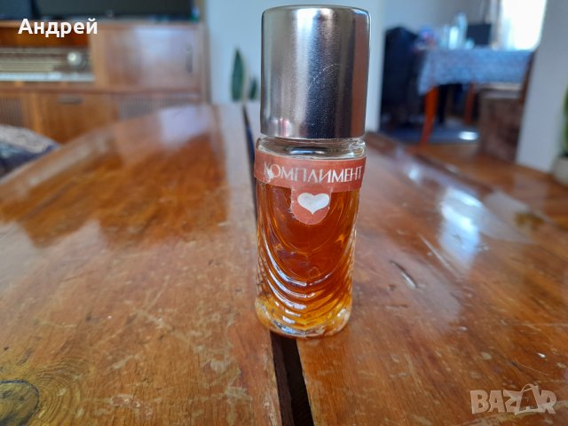 Стар парфюм Комплимент, снимка 2 - Други ценни предмети - 32137503