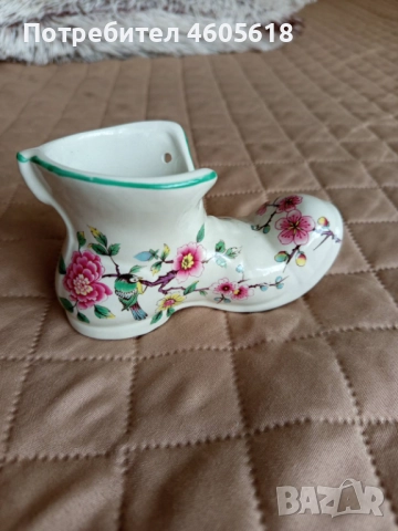 Порцеланова фигурка ботушче Old Foley , снимка 3 - Колекции - 51896219