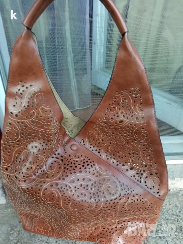 Дамска чанта, снимка 4 - Чанти - 51230112