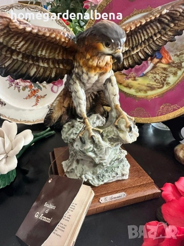 Порцеланова скулптура G. Armani Florence – Сокол, Италия, сертификат