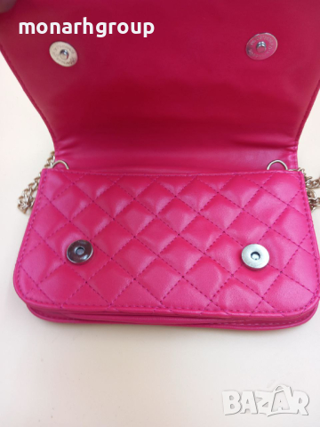 Дамска чанта, снимка 4 - Чанти - 44555478