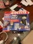 Пистолет за горещо лепило Loctite с допълнителни  лепилни пръчици, снимка 1