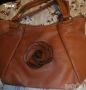 Нова Кожена Дамска Чанта с Цвете , снимка 2