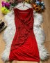 Червена лъскава рокля, снимка 1 - Рокли - 42459497