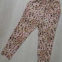 Летен панталон в жълто-розови цветове с ластик в талията , снимка 1 - Панталони - 37762638