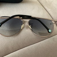 Слънчеви очила Tommy Hilfiger, снимка 4 - Слънчеви и диоптрични очила - 44524400