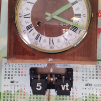 Работещ стенен часовник, снимка 1 - Антикварни и старинни предмети - 44617562