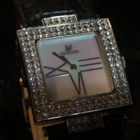 Невероятен дамски часовник SWAROVSKI, снимка 1 - Дамски - 39608716