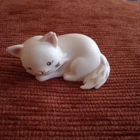 Фигурка бяло котенце, снимка 1 - Колекции - 39731751