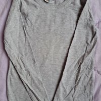 Сива блузка 122 см, снимка 1 - Детски Блузи и туники - 40208911