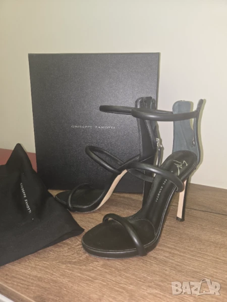 Giuseppe Zanotti, снимка 1