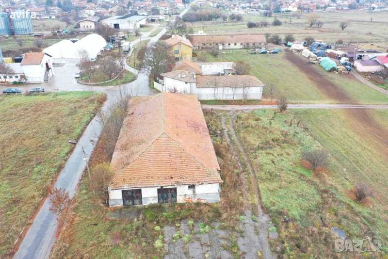 Склад в бивш стопански двор, снимка 1