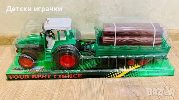 Трактор с ремарке и дърва, снимка 1
