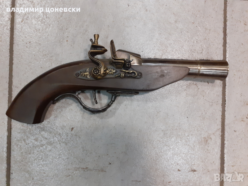 Красив кремъчен пистолет,пищов-запалка,оръжие, снимка 1