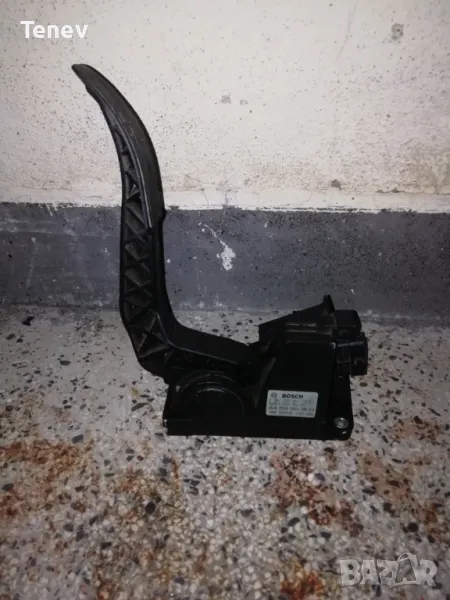 Mercedes-Benz Vito W639 Bosch педал за газта газов потенциометър Мерцедес Вито оригинален Бош , снимка 1