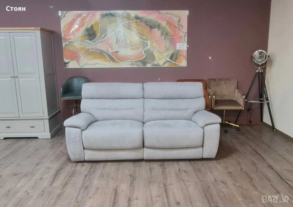 Сив диван от плат тройка с електрически релаксиращ механизъм, снимка 1