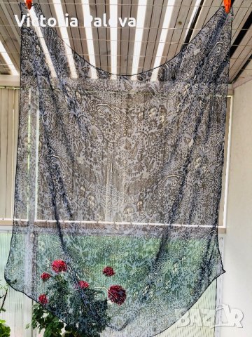 Много нежен красив копринен шал 87/84см, снимка 2 - Шалове - 29130977