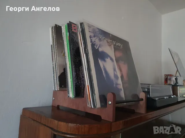 Поставка за грамофонни плочи 